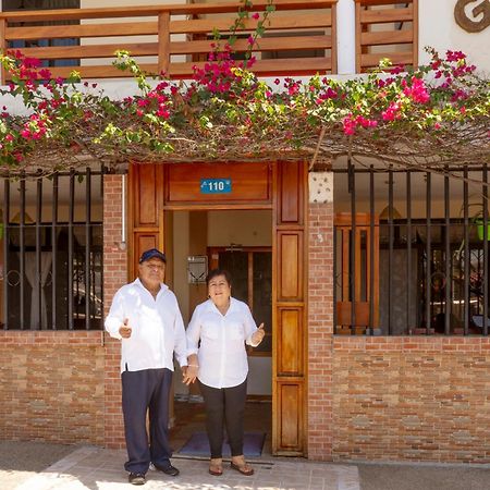 Hospedaje Germania Puerto Ayora  Exterior photo