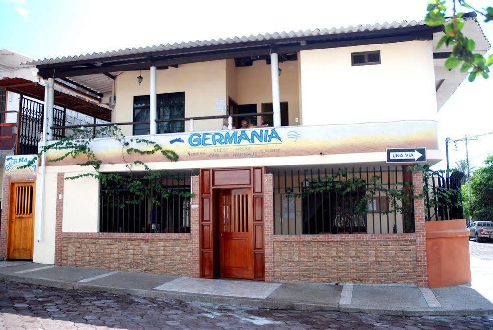 Hospedaje Germania Puerto Ayora  Exterior photo